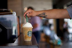 incontournable café glacé Starbucks hors de prix